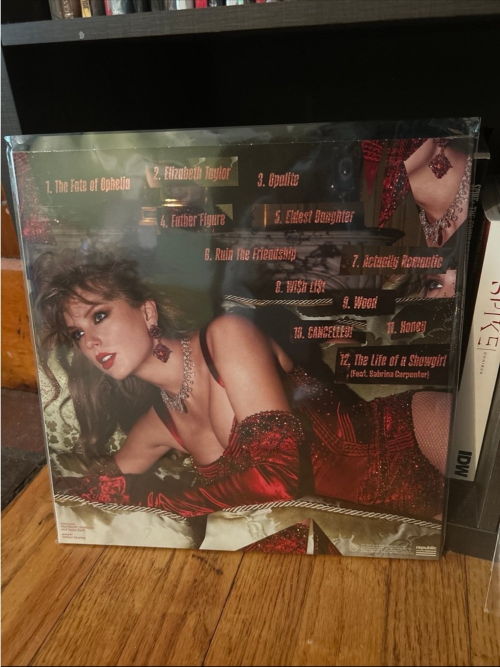 Taylor Swift Life of A Showgirl Tiny Bubbles in Champagne Edition Vinyl - Picture 4 of 8